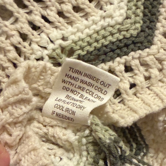 Blu Pepper Cream and Olive Chevron Crochet Crop Top - Picture 7 of 9